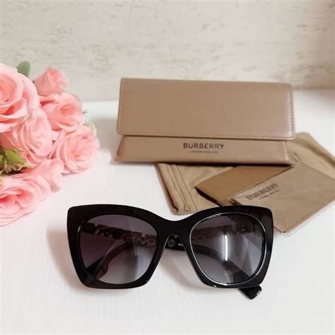 แว่นตา burberry